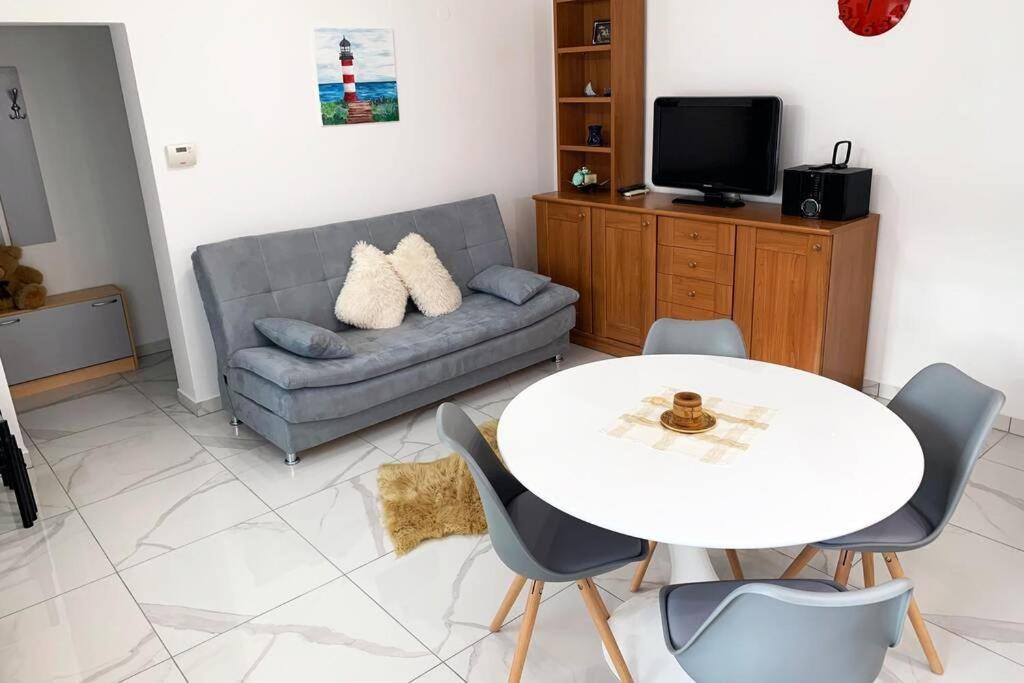 New Apartment Ema I Крк Екстер'єр фото