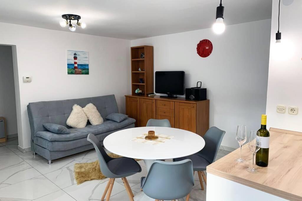 New Apartment Ema I Крк Екстер'єр фото